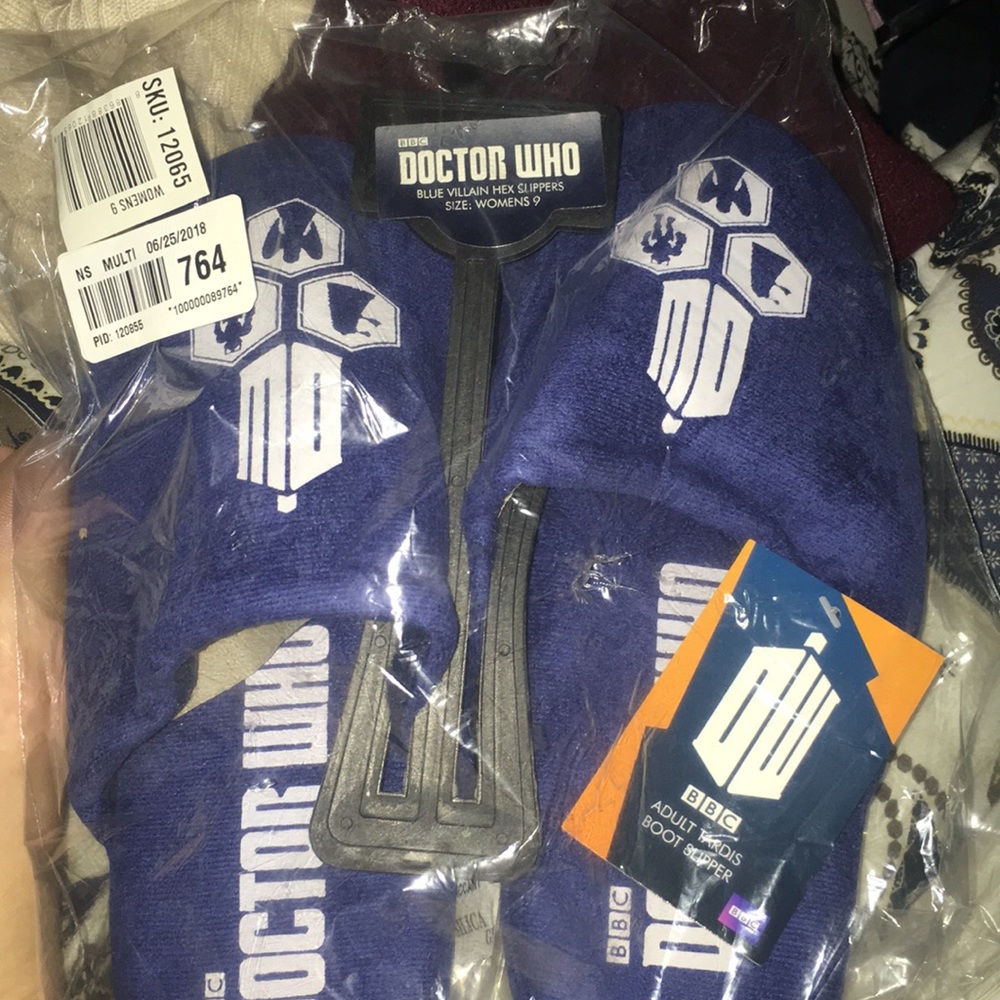 Doctor Who slippers size us women’s 9. NWT